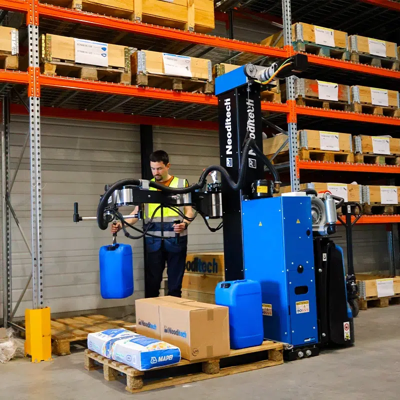 Branchenspezifische Handhabung – Kommissionierung unter Regalstreben mit dem mobilen Neoditech-Kommissionierer
