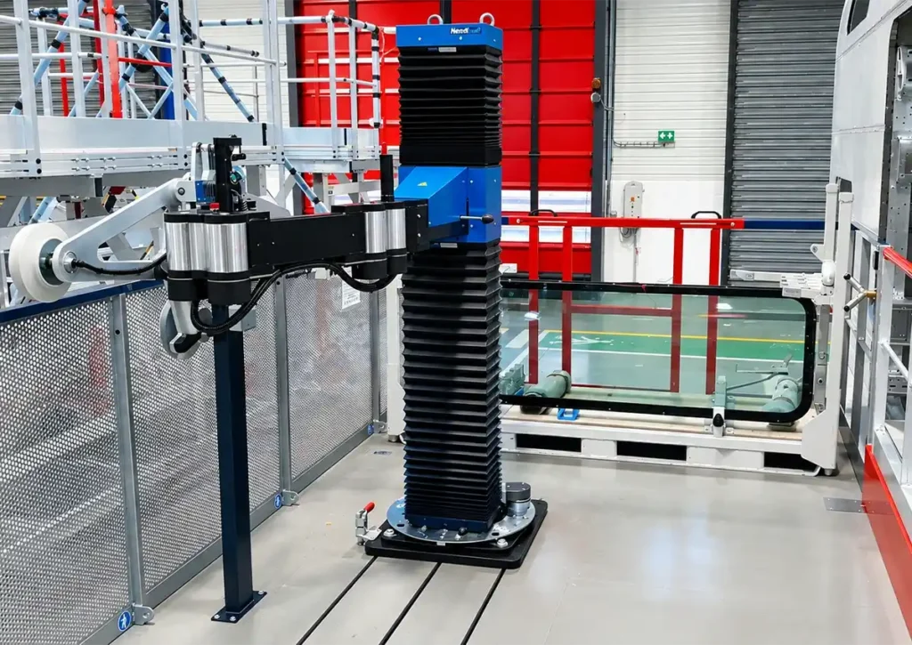 Handhabungstechnik Schienenfahrzeugbau: Handhabung von Zugfenstern mit dem SCARA TITAN Manipulatorarm
